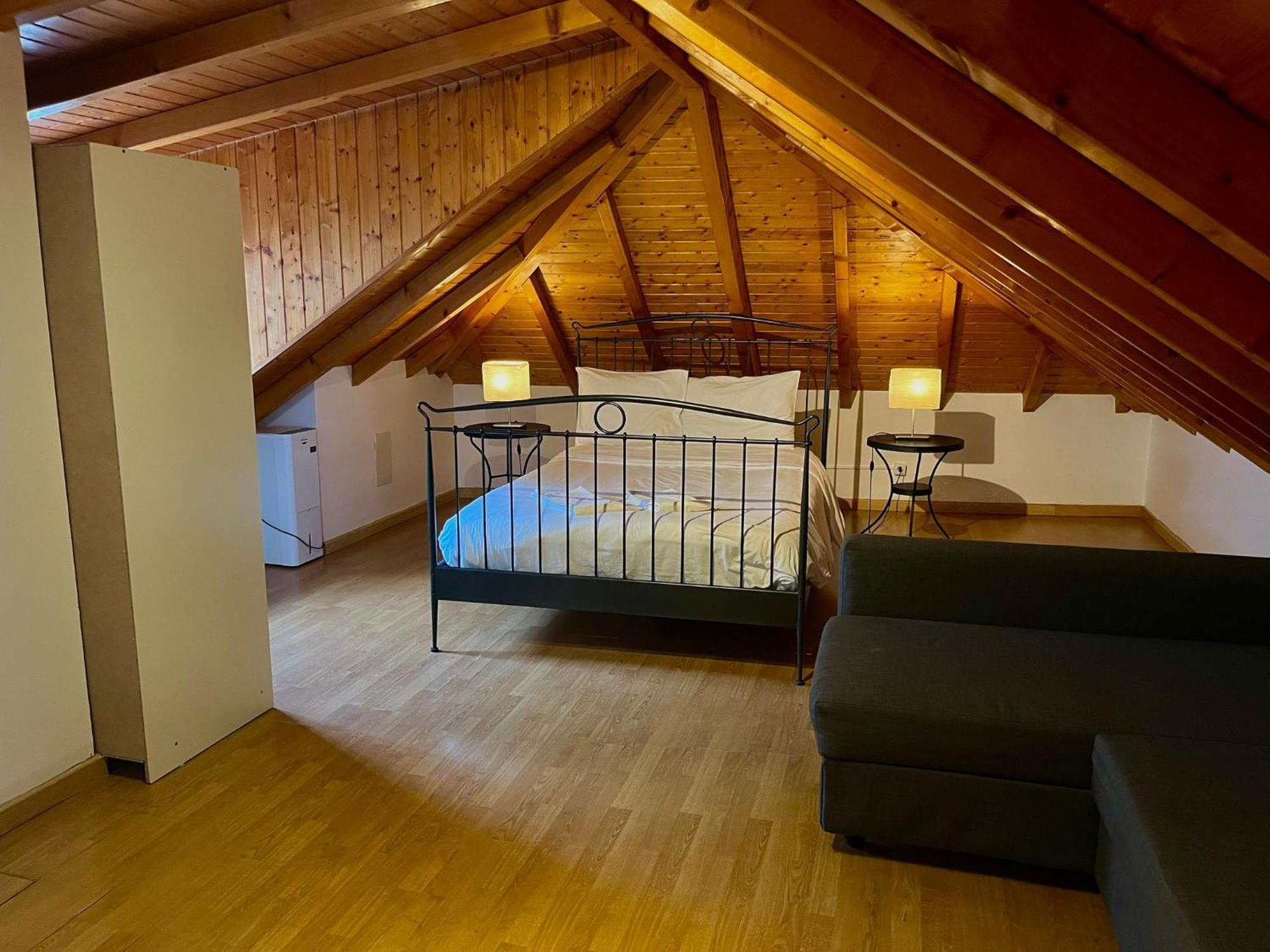 2 Bedroom, 2 Bathroom Apartment - Travessa Da Madalena Lissabon Exterior foto