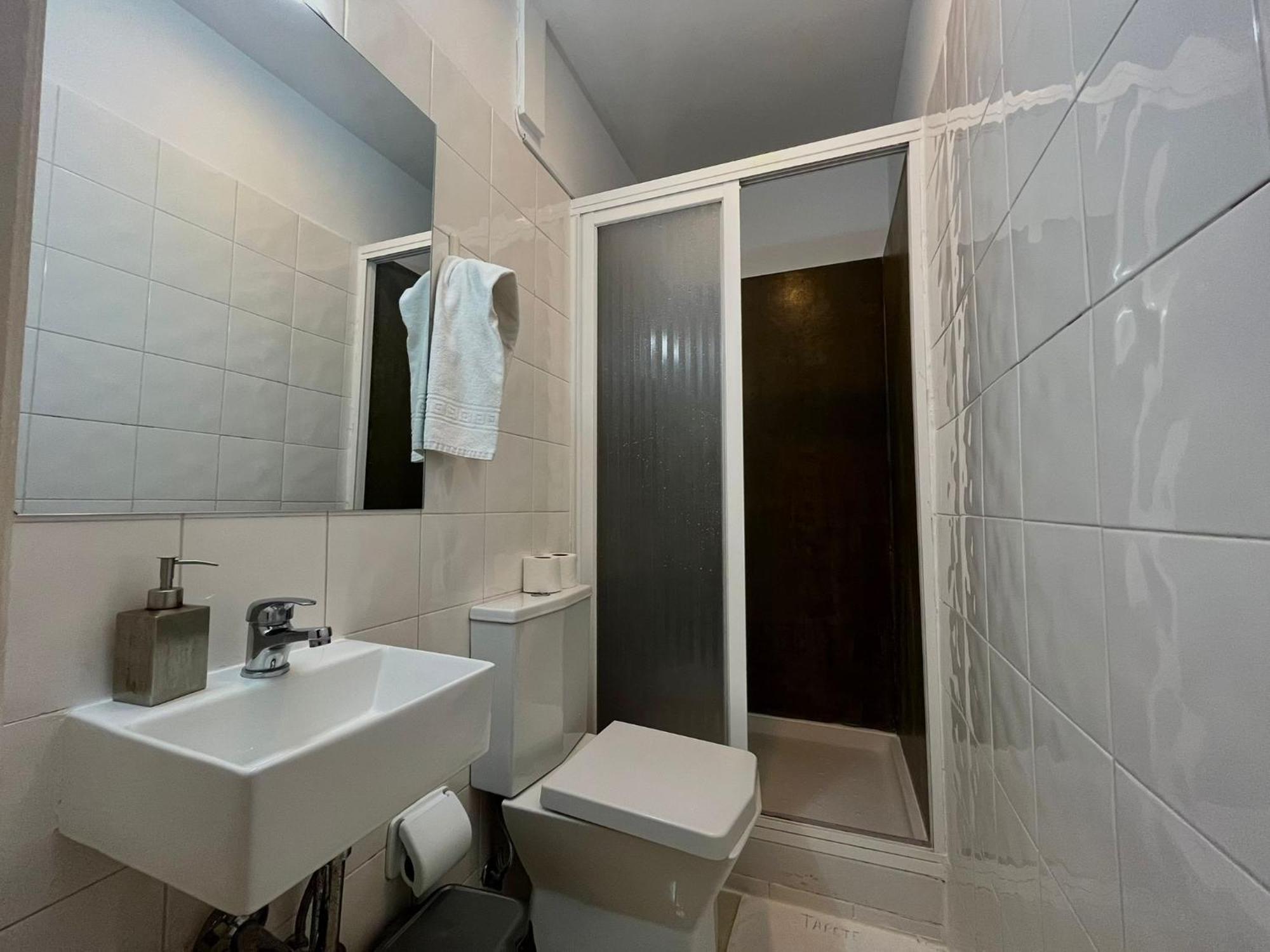 2 Bedroom, 2 Bathroom Apartment - Travessa Da Madalena Lissabon Exterior foto