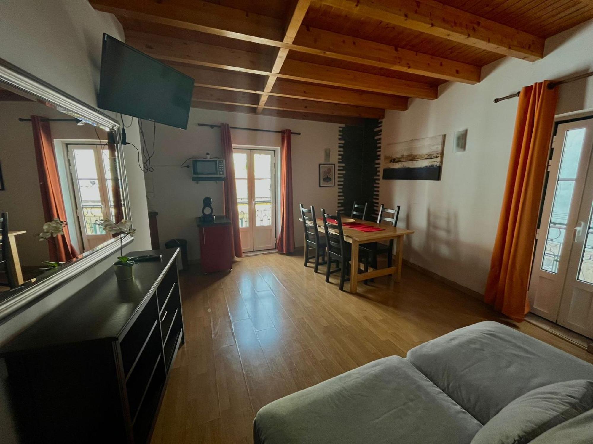 2 Bedroom, 2 Bathroom Apartment - Travessa Da Madalena Lissabon Exterior foto