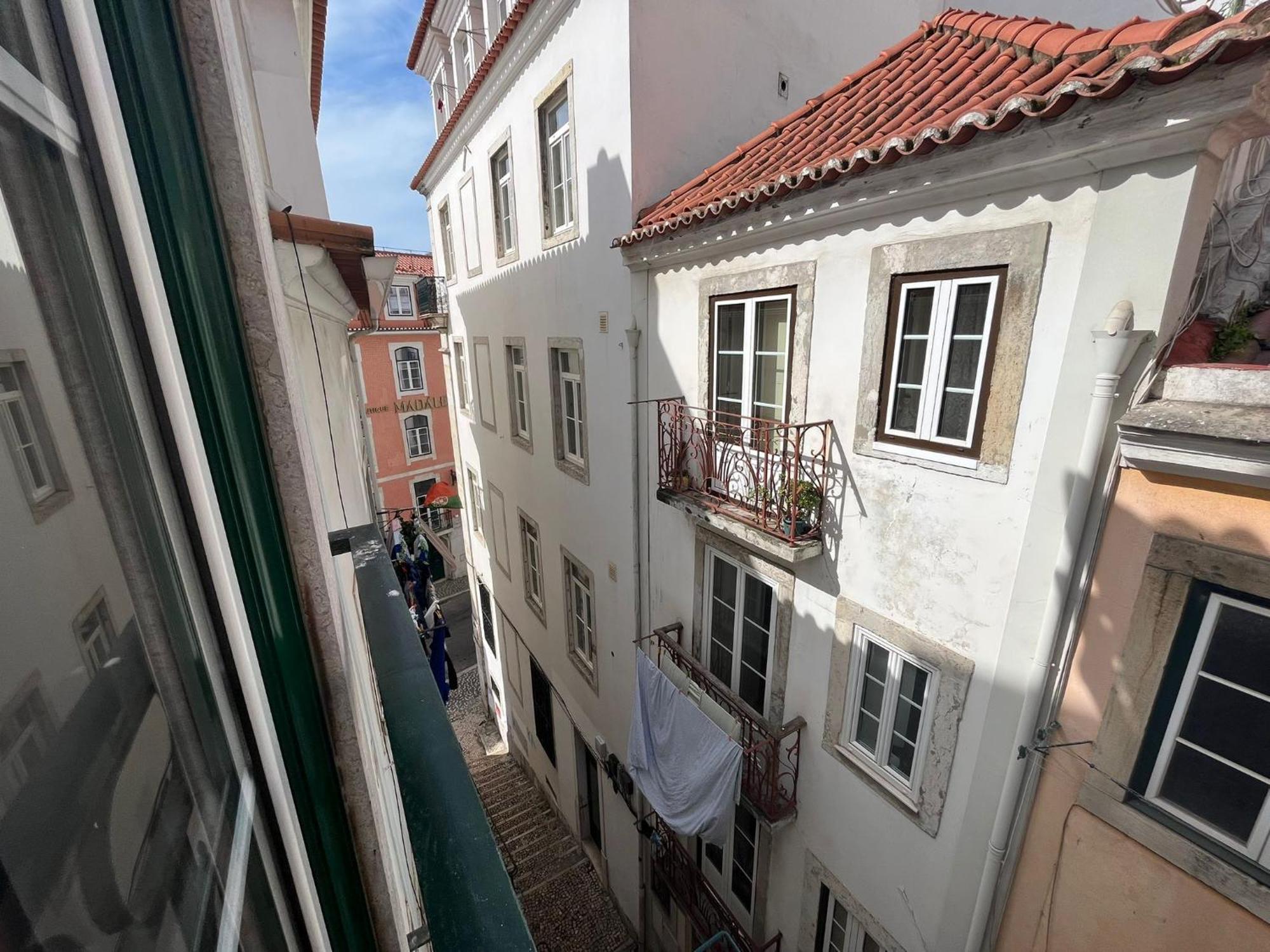 2 Bedroom, 2 Bathroom Apartment - Travessa Da Madalena Lissabon Exterior foto
